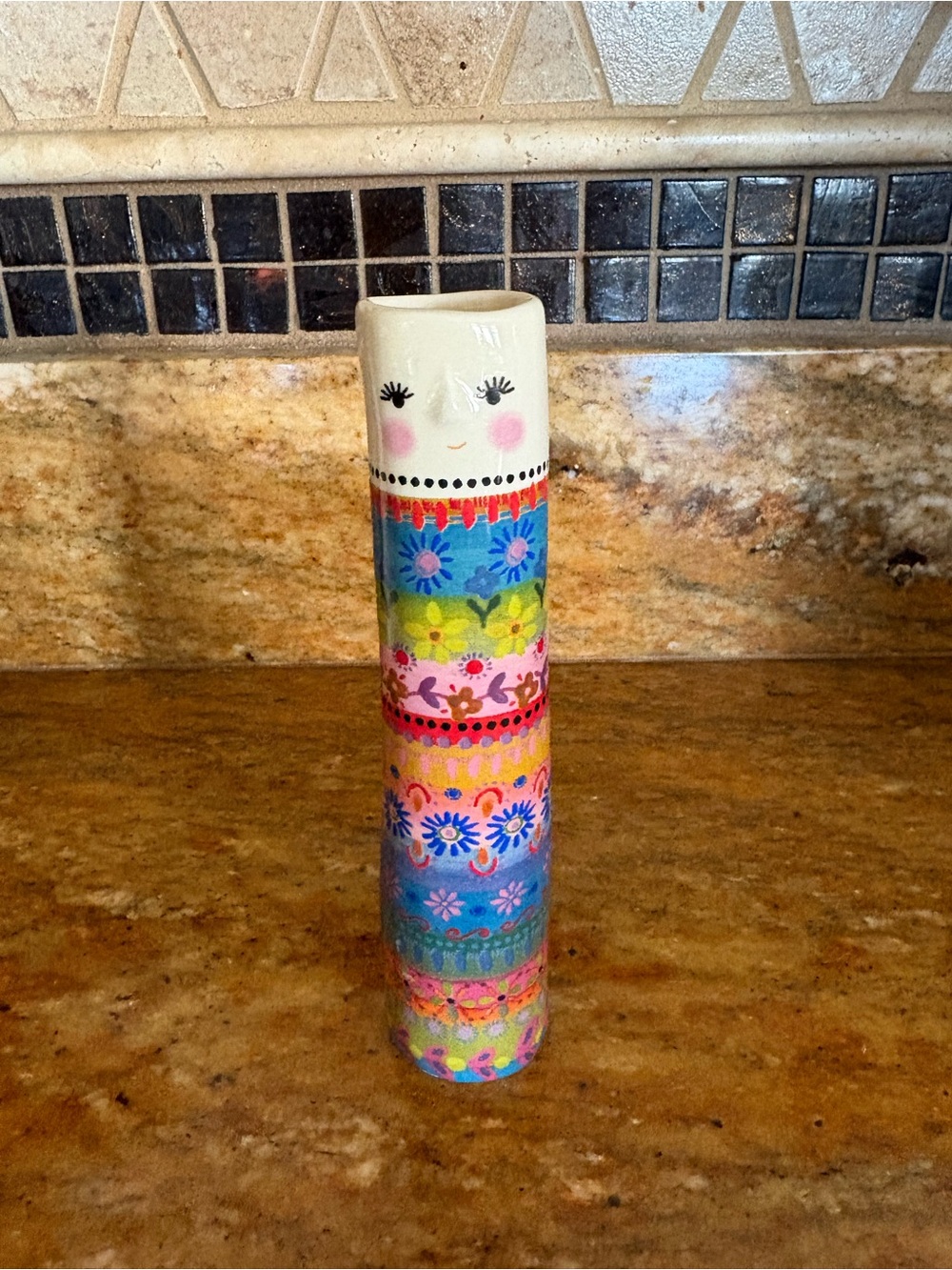 NATURAL LIFE Small Smiling Face Ceramic Bud Vase